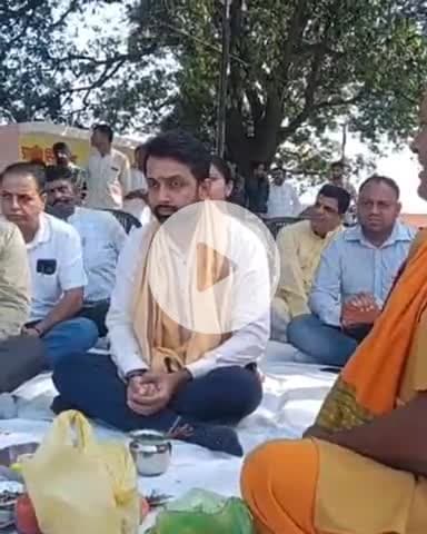 जगाधरी: अंतर्राष्ट्रीय कपाल मोचन मेले से पहले डीसी ने सूर्यकुंड में पानी भरने से पूर्व की पूजा-अर्चना