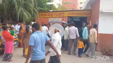 हरदोई: लखनऊ से दवा लेकर लौट रहे पीडब्ल्यूडी कर्मचारी की रास्ते में बिगड़ी हालत, मेडिकल कॉलेज में चिकित्सक ने किया मृत घोषित