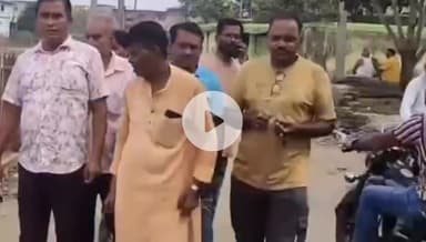 धनबाद/केंदुआडीह: छठ पूजा के दौरान बरमसिया तालाब की खराब स्थिति से लोग परेशान, तालाब में गंदगी और दुर्गंध बरकरार