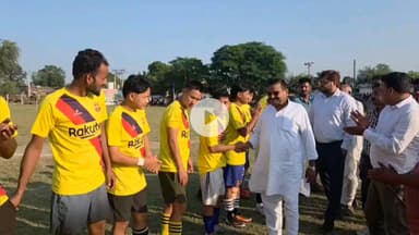 पूरनपुर: चंदिया हजारा में स्वामी विवेकानंद फुटबॉल फेस्टिवल टूर्नामेंट का विधायक ने किया शुभारंभ