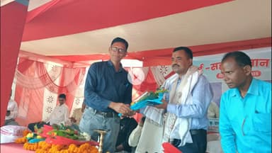 पीरटांड: मध्य विद्यालय चिरकी में विदाई समारोह, शिक्षकों व कर्मियों ने भोला राय व पंकज को दी भावभीनी विदाई