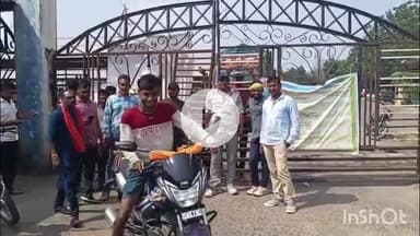 सरदारपुर: राजगढ़ में भावान्तर योजना की खरीदी के पहले दिन भारतीय किसान यूनियन (टिकैत) ने किसानों के साथ विरोध प्रदर्शन किया