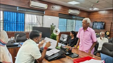 गिरिडीह: उपायुक्त रामनिवास यादव ने डीसी ऑफिस में जनता दरबार का आयोजन किया