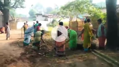 खूंटी: सारिदकेल गांव में स्वच्छता अभियान चलाया गया