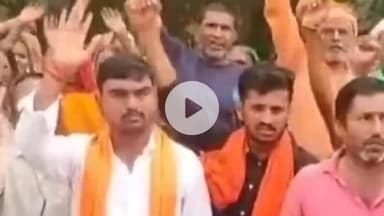 कप्तानगंज: कुशीनगर के सिसवा शुकुल गांव में विवाद: विसर्जन के दौरान गुलाल फेंकने पर मारपीट, 29 लोगों पर केस दर्ज