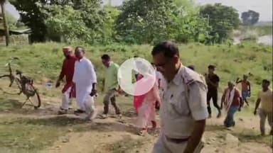 फलका: लोक आस्था के पर्व छठ को लेकर सीओ सौमी पौद्दार व थाना अध्यक्ष रवि कुमार राय ने छठ घाटों का किया निरीक्षण