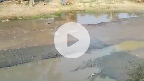 पानी का पाइप फटने से सड़कों पर भरा हुआ पानी कोई भी सुनने को तैयार नहीं 
इस वीडियो को ज्यादा से ज्यादा शेयर करें