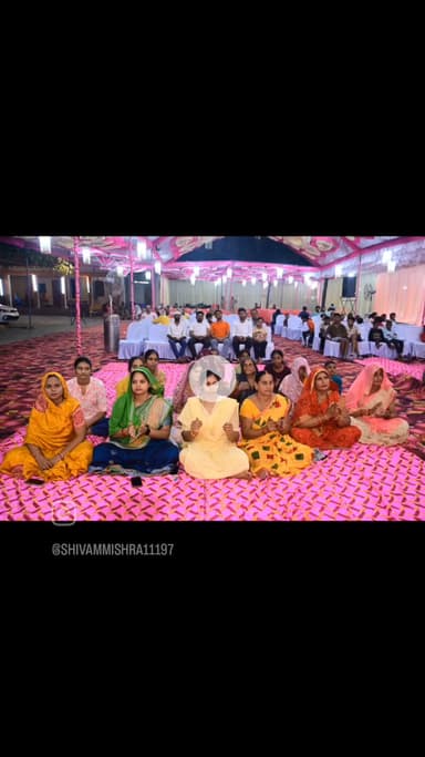 पश्चिम सरावा मे महादेव मंदिर (बाहुखर्व नाथ धाम), कौशाम्बी में आचार्य डॉ. चन्द्रांशु जी महाराज के मुखारबिंद से अमृत मयी राम कथा सुनने का सौभाग्य प्राप्त हुआ!
कार्यक्रम आयोजक जिला पंचायत अध्यक्ष आदरणीय श्रीमती कल्पना सोनकर पत्नी पूर्व ब्लॉक