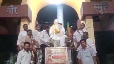 सागर नगर: सागर सांसद लता वानखेड़े को प्रदेश महासचिव बनाए जाने पर मकरोनिया चौराहे पर भाजपा कार्यकर्ताओं ने मनाया जश्न