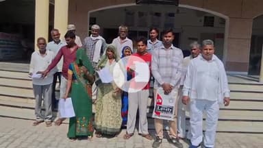 अमरोहा: बछरायूं इलाके में किसानों, विधवाओं और मनरेगा के पैसे निकालने वाले युवक की ग्रामीणों ने डीएम से की शिकायत