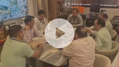 कानपुर: आगामी छठ पर्व को लेकर सांसद रमेश अवस्थी ने अपने आवास पर छठ पूजा से संबंधित अधिकारियों के साथ बैठक की