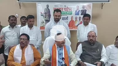 रामपुर: PWD गेस्ट हाउस में रामपुर के प्रभारी मंत्री जेपीएस राठौर ने आजम खां के बयान पर कहा- खुद तो गोलियां चलवाई