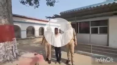 हाथरस: सदर के नवीपुर बंबे के पास पुलिस ने मुखबिर की सूचना पर एक अभियुक्त को अवैध तमंचा व जिंदा कारतूस के साथ किया गिरफ्तार