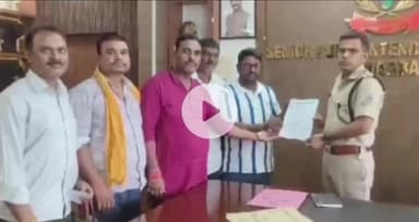 धनबाद/केंदुआडीह: धनबाद: ई-रिक्शा चालकों के लिए आधार आधारित पहचान की मांग, झारखंड ई-रिक्शा टोटो संघ एसएसपी से मिला