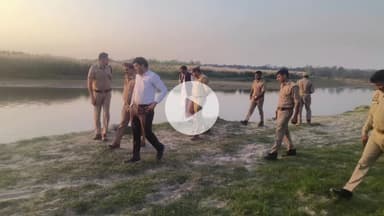 रामपुर: शनिवार को SDM और CO सिटी ने छठ पूजा व कार्तिक पूर्णिमा की तैयारियों के लिए कोसी नदी के घाटमपुर घाट का लिया जायजा