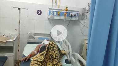 झालरापाटन: सीमावर्ती चँवली सोयत मार्ग पर कार का टायर फटने से बेकाबू कार पलटी, हादसे में दो लोग घायल, एक को रेफर किया गया