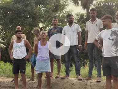 मनसाही  :-  छठ घाट की सफाई करवाते सामाजिक कार्यकर्ता।