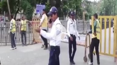 इंदौर: होलकर स्टेडियम में साउथ अफ्रीका और ऑस्ट्रेलिया के मैच में छेड़छाड़ से दर्शकों में गुस्सा