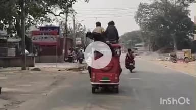 हरदोई: बावन रोड पर ई-रिक्शा चालक ने यातायात नियमों की उड़ाई धज्जियां, 10 लोग ई-रिक्शा में और 4 लोग छत पर बैठे, वीडियो हुआ वायरल