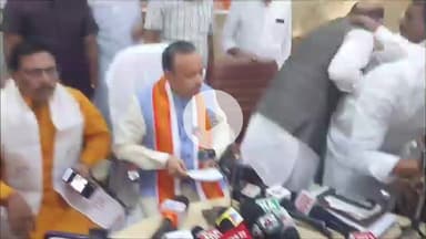 रामपुर: संत शिरोमणि गेस्ट हाउस में प्रभारी मंत्री जेपीएस राठौर ने की प्रेसवार्ता