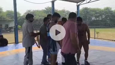 #नोएडा_सौहरखा कुश्ती अखाड़ा में आयोजित उत्तर प्रदेश सीनियर रेसलिंग चैम्पियनशिप।
Uttar Pradesh Senior Wrestling Championship held at #Noida_Sauharkha Wrestling Arena.
@Bhartiya_Kisan_Sangthan 
 #भारतीय_किसान_संगठन