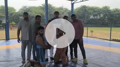 #नोएडा_सौहरखा कुश्ती अखाड़ा में आयोजित उत्तर प्रदेश सीनियर रेसलिंग चैम्पियनशिप।
Uttar Pradesh Senior Wrestling Championship held at #Noida_Sauharkha Wrestling Arena.
@Bhartiya_Kisan_Sangthan 
 #भारतीय_किसान_संगठन