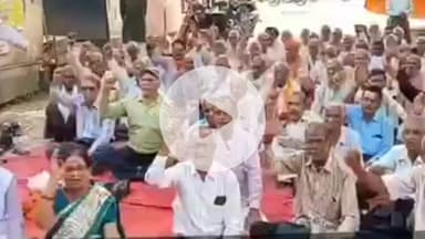 कानपुर: ईपीएफ 95 राष्ट्रीय संघर्ष समिति की मासिक बैठक में पेंशनर्स ने प्रदर्शन किया, न्यूनतम पेंशन बढ़ाने की मांग की