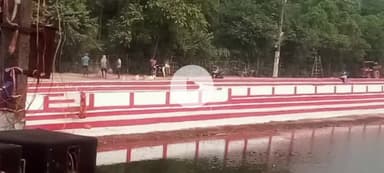 धनबाद/केंदुआडीह: कोयला नगर ओल्ड ए टाइप समिति ने छठ महापर्व की तैयारी के लिए छठ घाट का रंग-रोगन किया