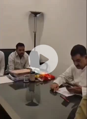 अलवर: अलवर में पूर्व केंद्रीय मंत्री जितेंद्र सिंह से मिले रूस में लापता छात्र के परिजन, मंत्री ने जल्द पता लगाने का आश्वासन दिया