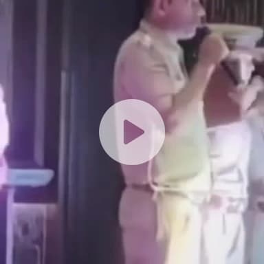 कानपुर: पुलिस ने जीवीएमसी कानपुर के 1971 बैच के वरिष्ठ डॉक्टरों के रियूनियन कार्यक्रम में आयोजित किया जागरूकता सत्र