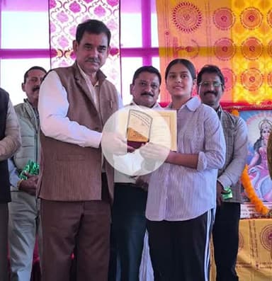 सोलन: शिक्षा को ज्ञान प्राप्ति का साधन बनाने की अपील की संजय अवस्थी ने