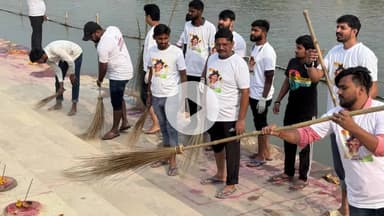 जौनपुर: राष्ट्रवादी नौजवान सभा के कार्यकर्ताओं ने छठ घाटों पर चलाया सफाई अभियान