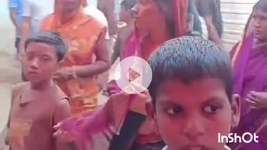 मुंगेर: छठ व्रतियों के बीच मुखिया संगीता कुमारी ने किया साड़ी वितरण, नहाय-खाय के साथ कल से सूर्य उपासना शुरू