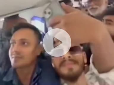 पूर्णिया पूर्व: पूर्णिया एयरपोर्ट से दिल्ली-हैदराबाद के लिए डायरेक्ट फ्लाइट शुरू, सांसद पप्पू यादव ने भेंट किए लाल गुलाब