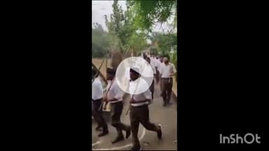 धार: धार जिले के सुन्दरेल में राष्ट्रीय स्वयंसेवक संघ का पथ संचलन, स्वयंसेवक कदमताल करते हुए निकले