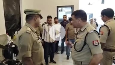 रामपुर: सिविल लाइंस पुलिस ने बुढ़िया की दुकान मोहल्ला में साइबर ठगी के धंधे पर छापा मारा, SP मौके पर कई हिरासत में