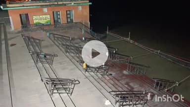 मुंगेर: मुंगेर में छठ महापर्व को लेकर गंगा घाट सज-धज कर तैयार, मतदाता जागरूकता के लिए घाटों पर लगे बैनर