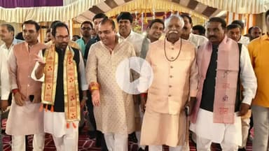 रामपुर: रविवार को उत्सव पैलेस में आयोजित दीपावली मिलन समारोह में पूर्व केंद्रीय मंत्री मुख्तार अब्बास नकवी शामिल हुए