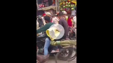 इटाढ़ी: लोक आस्था के महापर्व छठ को लेकर इटाढ़ी बाजार में उमड़ी फलों की भारी भीड़