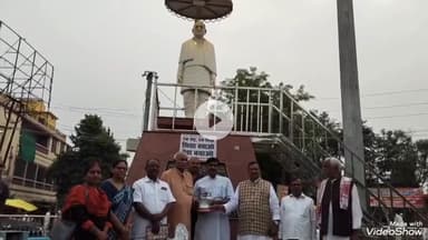 मिर्ज़ापुर: सरदार वल्लभ भाई पटेल की जयंती से पूर्व नगरपालिका अध्यक्ष ने पटेल चौक का किया निरीक्षण