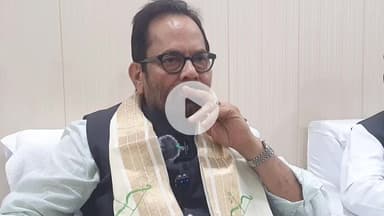 रामपुर: सिविल लाइन क्षेत्र स्थित गेस्ट हाउस में पूर्व केंद्रीय मंत्री मुख्तार अब्बास नकवी ने बिहार चुनाव को लेकर की प्रेसवार्ता