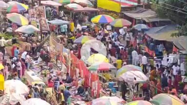 कटिहार: न्यू मार्केट में छठ की रौनक, दो किलोमीटर तक फैला बाजार