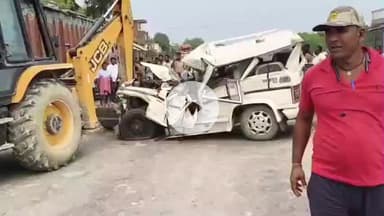 मड़ियाहू: यादव नगर तिराहे के पास श्रद्धालुओं से भरी बोलेरो ट्रक से टकराई, तीन की मौत, तीन को वाराणसी रेफर किया गया