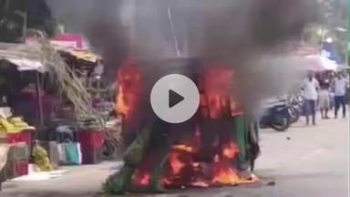 कोईलवर: कायमनगर बाजार में CNG टेंपो में लगी आग, टेंपो और छठ पूजा के लिए लदे फल इत्यादि जलकर हुए राख