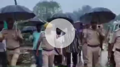 दीगोद: बूढादीत पुलिस ने कोटड़ादीप सिंह गांव के बैंक ऑफ इंडिया में नकबजनी करने वाले 2 आरोपियों का निकाला जुलूस