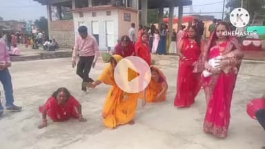 घाघरा: घाघरा प्रखंड के विभिन्न छठ घाटों पर सोमवार शाम छठ व्रतियों ने दिया संध्या अर्घ्य