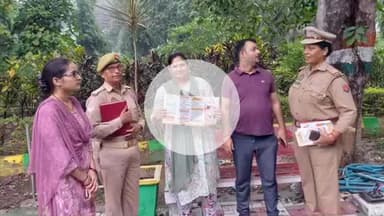 झांसी: मिशन शक्ति के तहत महिलाओं और छात्राओं को पार्कों, रेलवे स्टेशन और स्कूलों में किया गया जागरूक