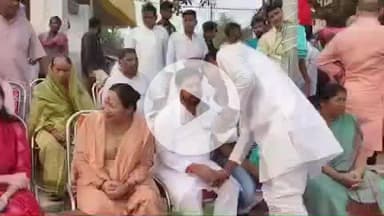 झाझा: गणेशी मंदिर छठघाट पर पूर्व केंद्रीय मंत्री ने भगवान भास्कर को अर्घ्य अर्पित किया