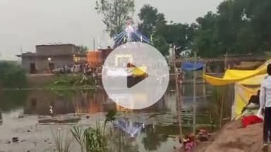 शिवसागर: शिवसागर प्रखंड के विभिन्न इलाकों में प्रशासन की कड़ी सुरक्षा के बीच शांतिपूर्ण मनाया जा रहा छठ महापर्व