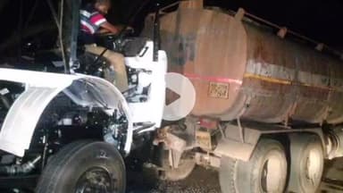 खूंटी: पेलोल पुल के पास चेचिस ने टैंकर को मारी टक्कर, चालक ने खोया नियंत्रण
